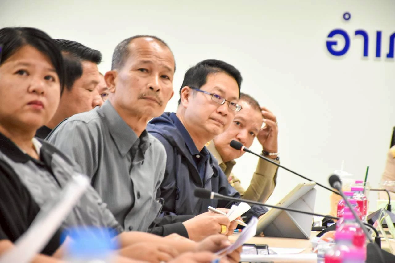 การประชุมหารือการป้องกันและแก้ไขปัญหาน้ำท่วม ในเขตพื้นที่อำเภอตะพานหิน